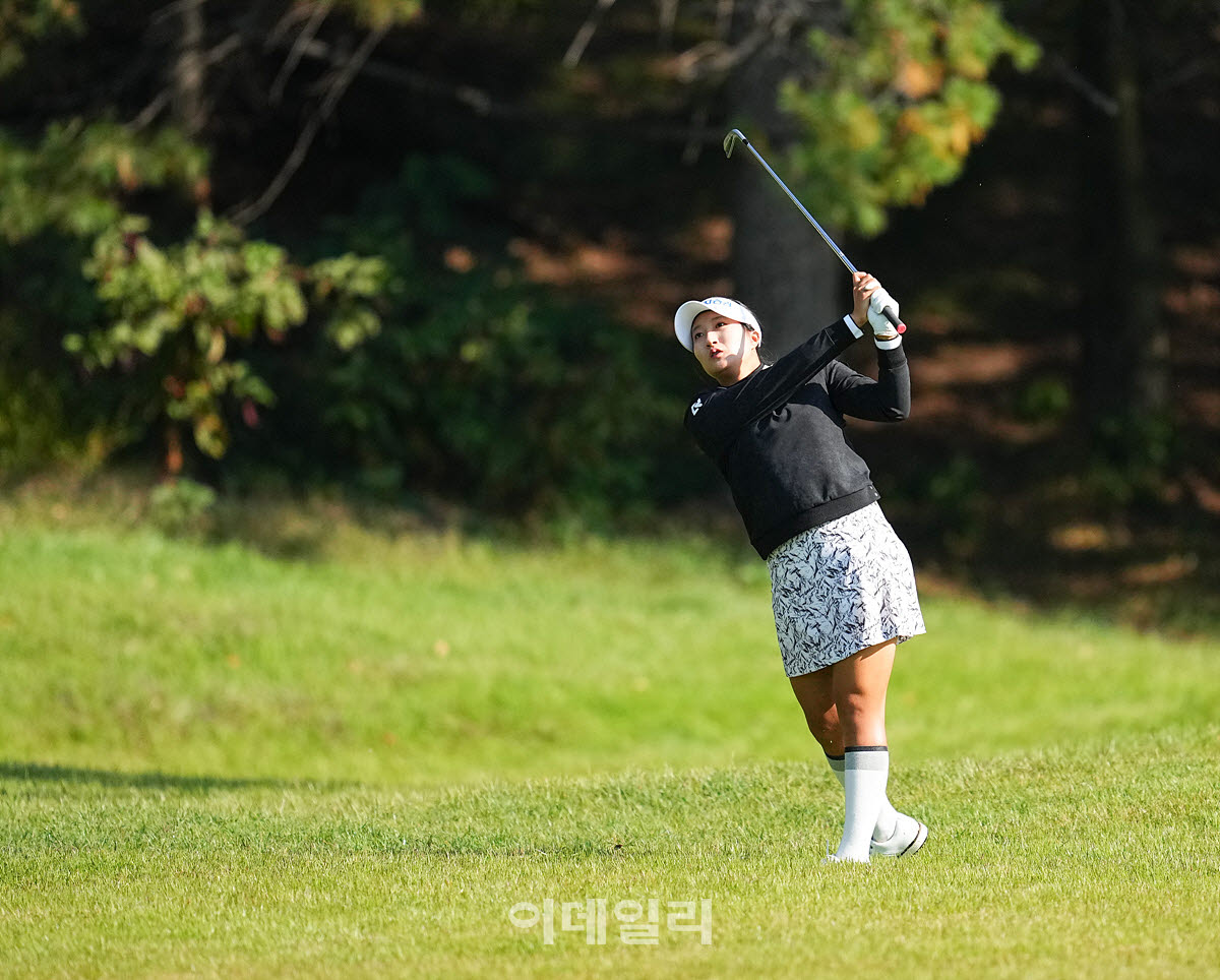 [포토]김시현,그린에 올라 가라