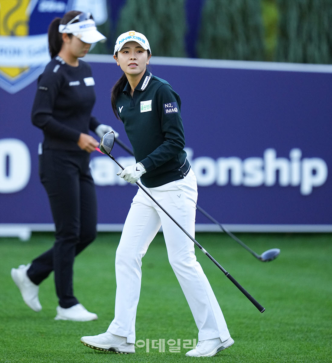 [포토]이가영,타구 방향은 중앙인데