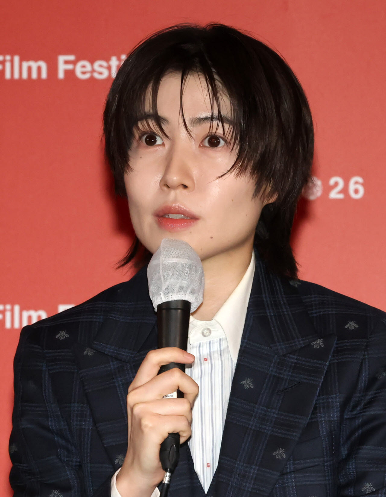 [포토]인사말하는 배우 심은경