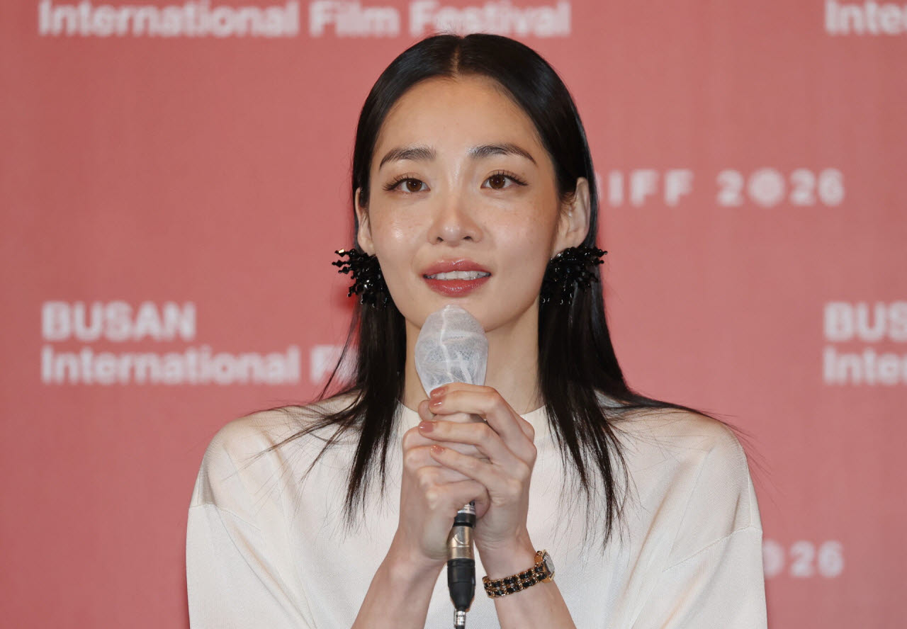 '낮과 밤은' 김민하 "김종관 감독 GV 쫓아다니던 팬이었는데…" [BIFF]