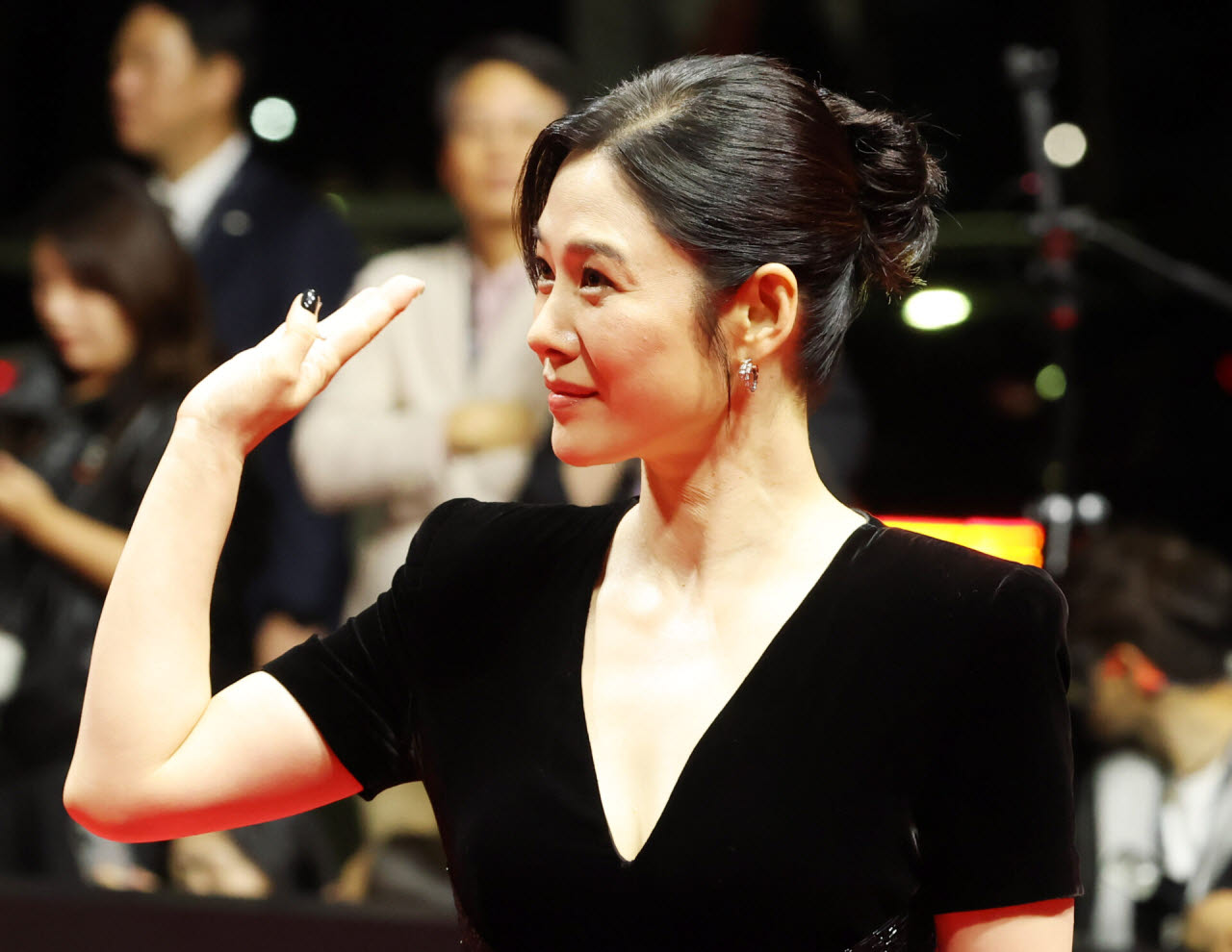 [포토]김현주, 우아한 손인사