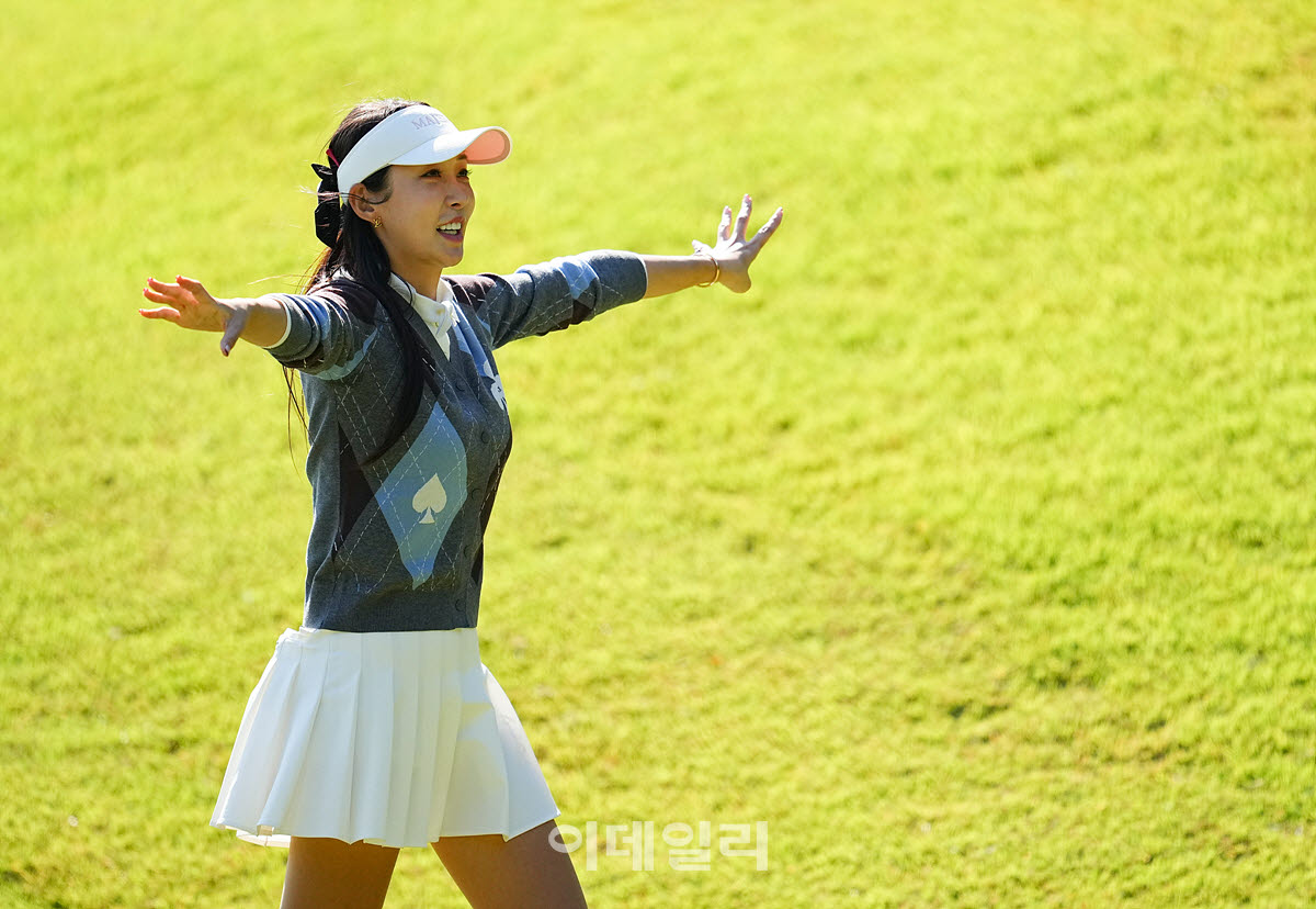 [포토]강지윤,이벤트 시상품 주세요