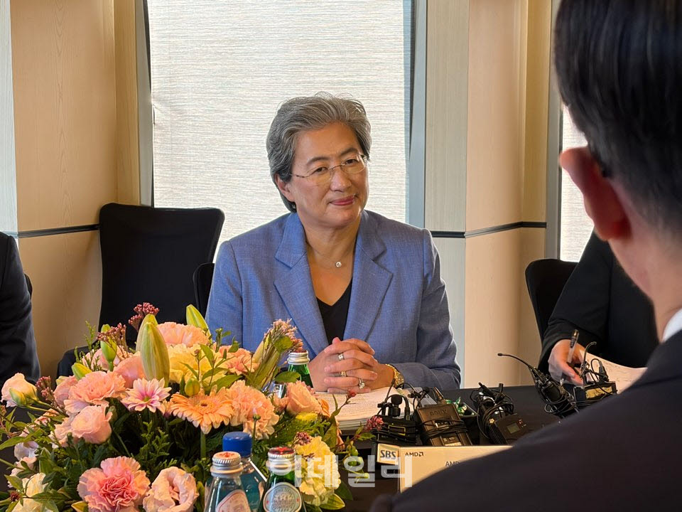 AMD 지원해볼까?…리사 수, 한국서 AI 인재 수백명 뽑는다