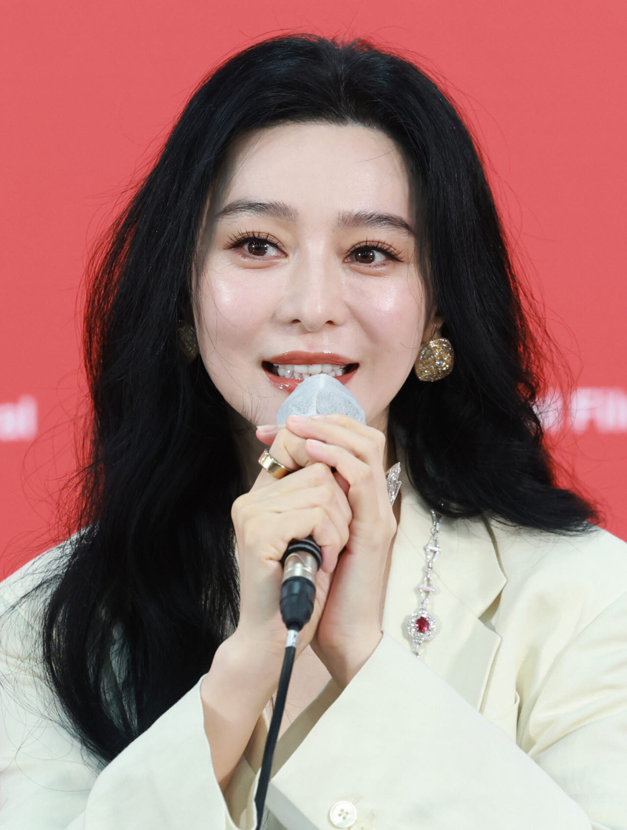 판빙빙 "작품 선택 기준은 즐거움…위험에 처한 캐릭터 좋아해"[BIFF]