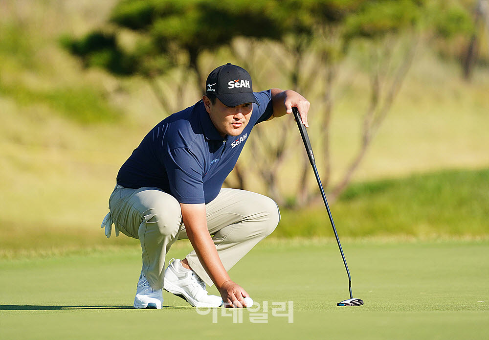 [포토] 고석완, 신중하게