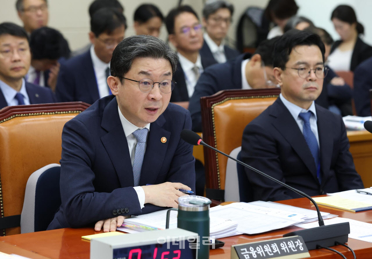이억원 “보이스피싱 무과실 배상책임 설계 검토…금융·통신사 책임 강화”