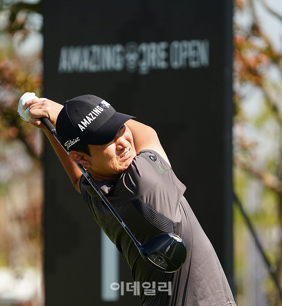 [포토] 장동규, 스폰서 대회 우승을 향해