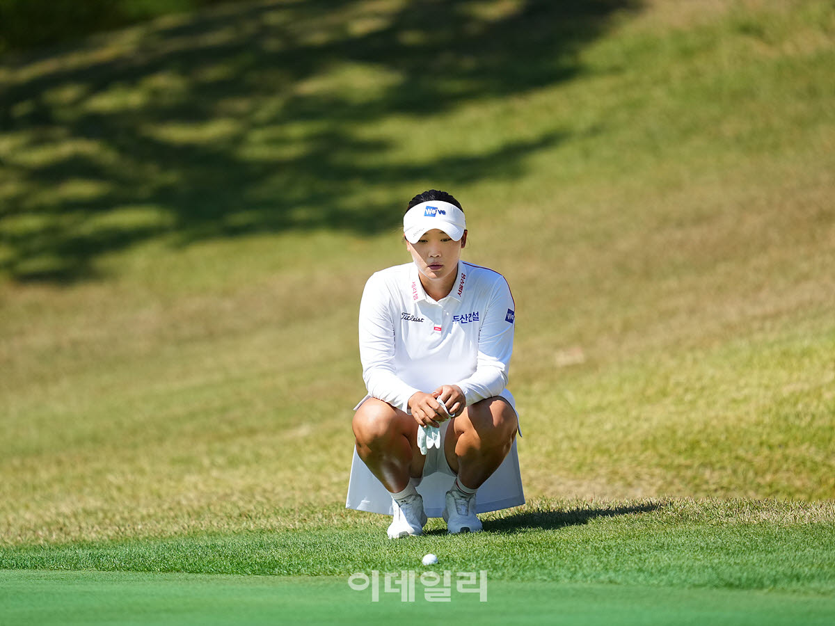 [포토]김민솔,이글 위해 라인을 살핀다