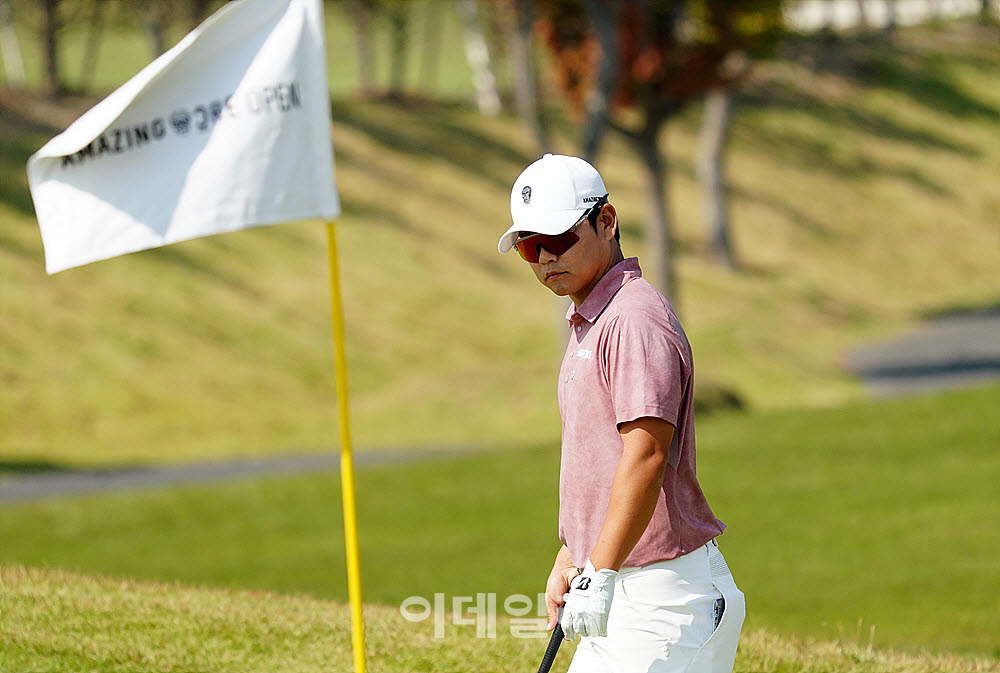 [포토] 정한밀, 꼼꼼히 살피는 그린