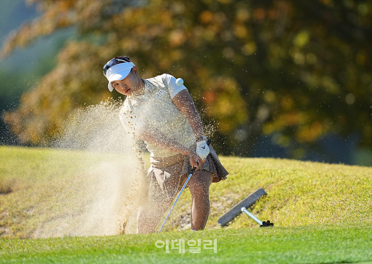[포토]김희지,폭발하는 벙커샷