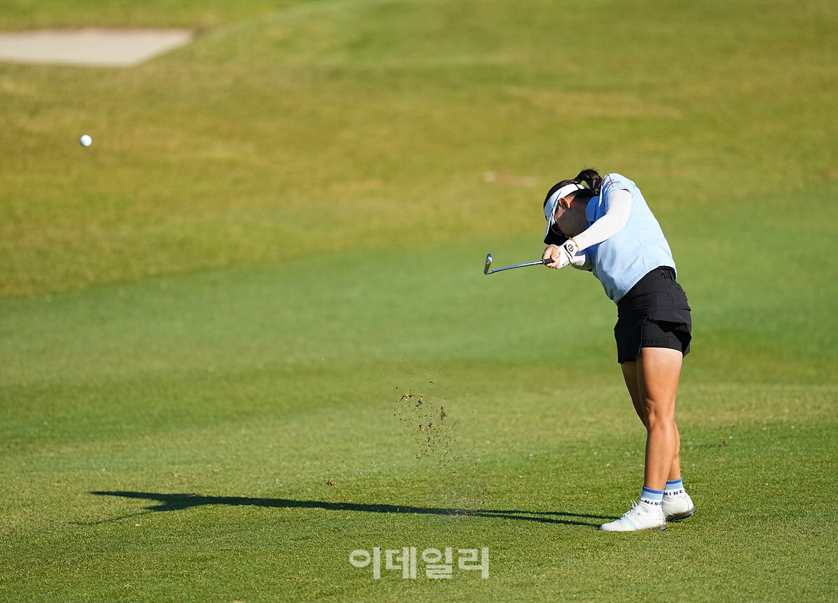 [포토]김소정,강력하게 날리는 아이언 샷
