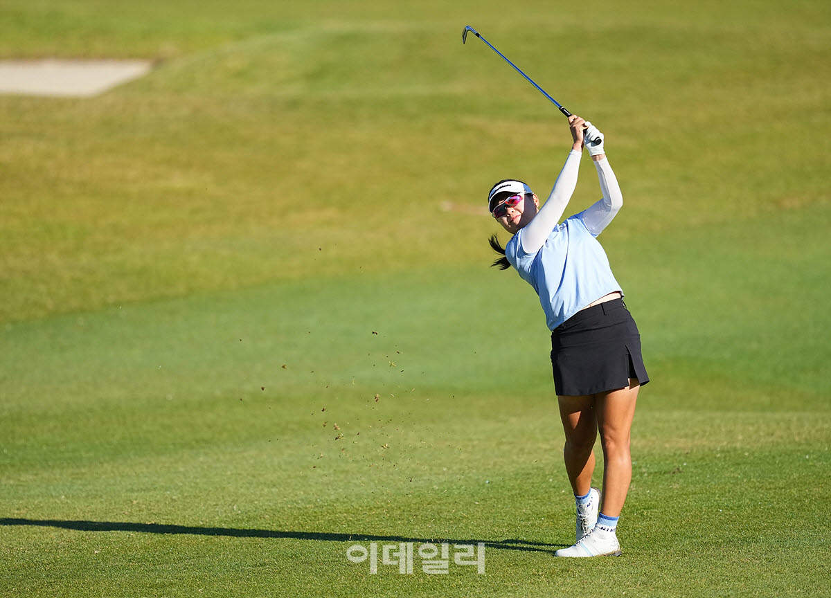 [포토]김소정,버디 위해 핀에 붙인다