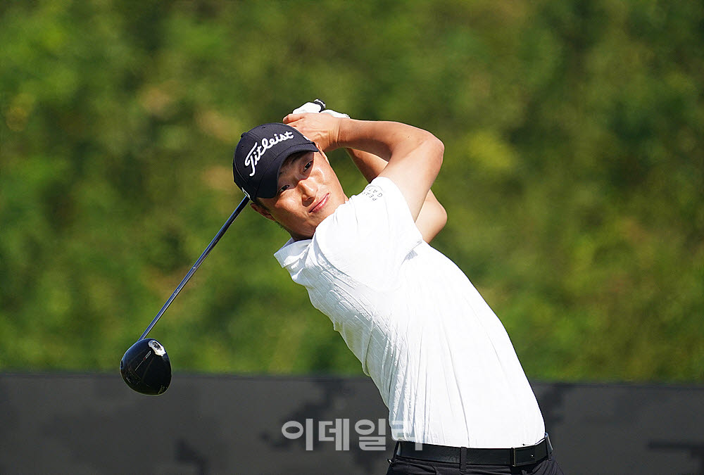 [포토] 김용태, 파워샷으로 역전 우승에 도전