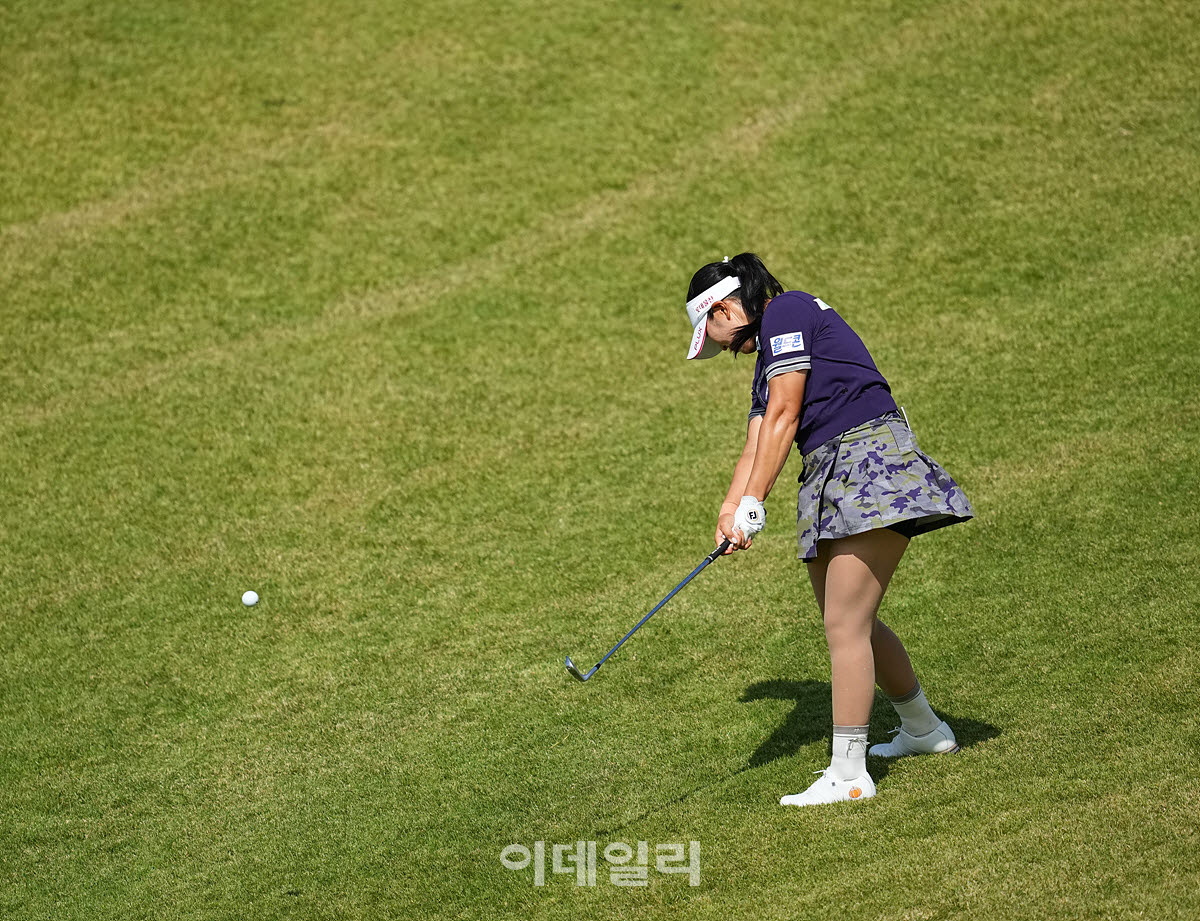 [포토]유현조,버디 향한 임팩트