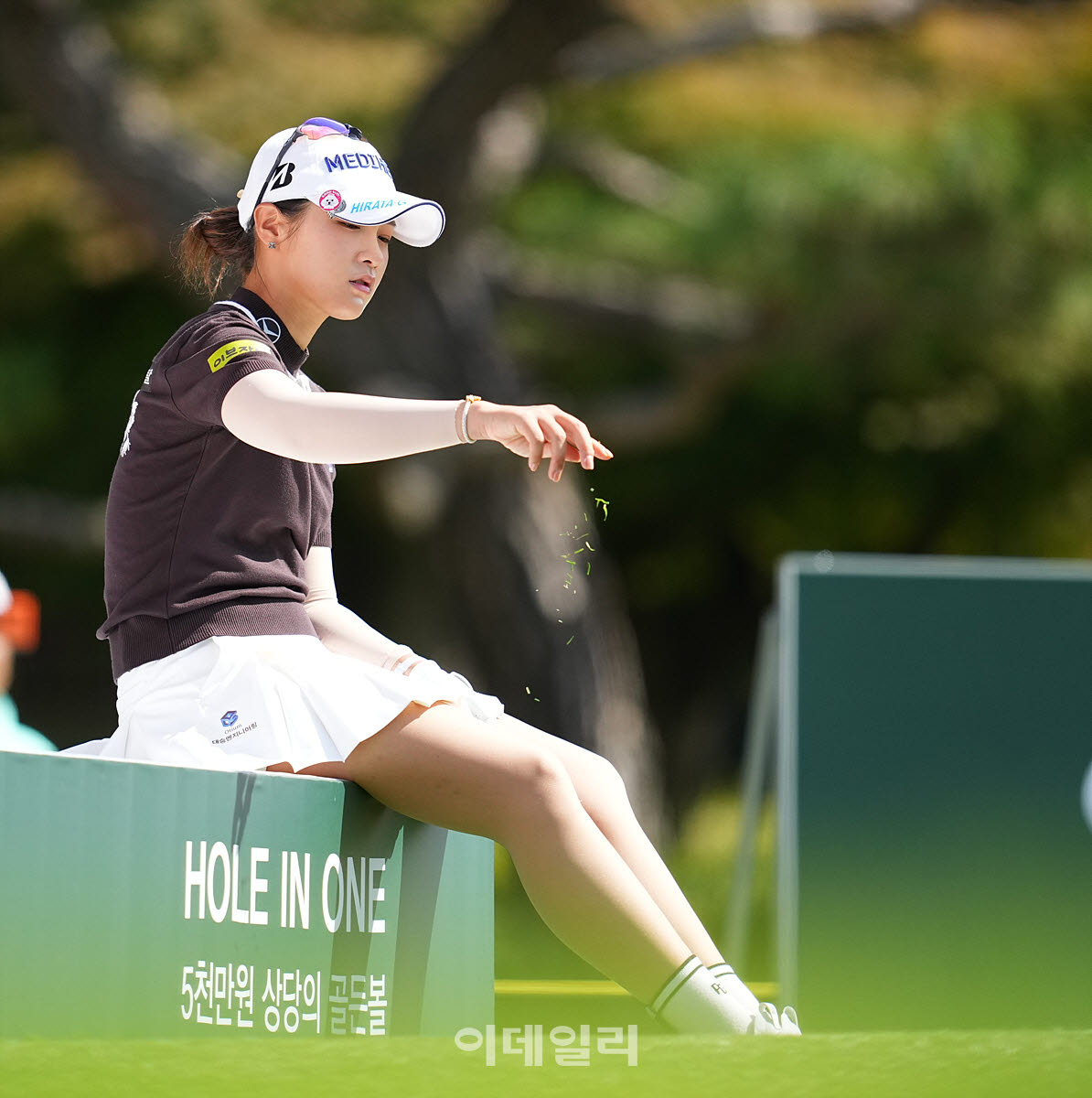 [포토]박현경,편안하게 살피는 바람 방향