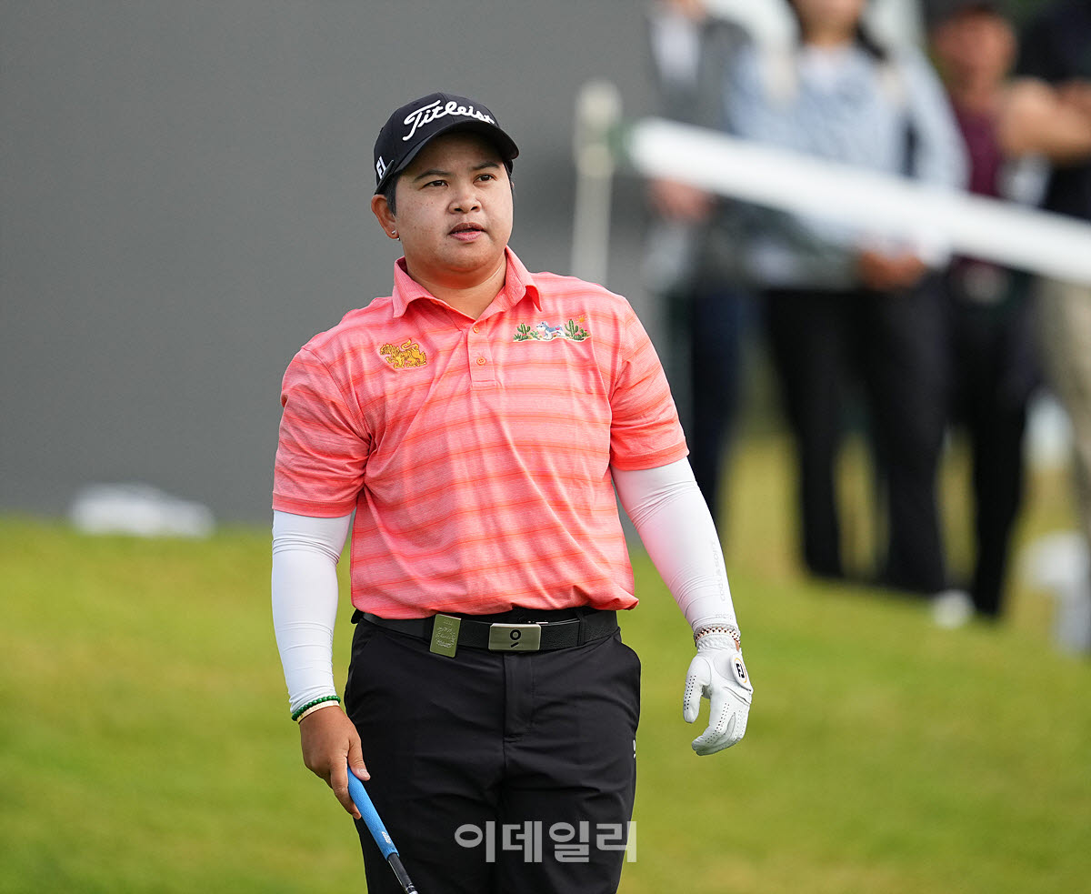 [포토]빳차라쭈타 콩끄라판,차분히 본다
