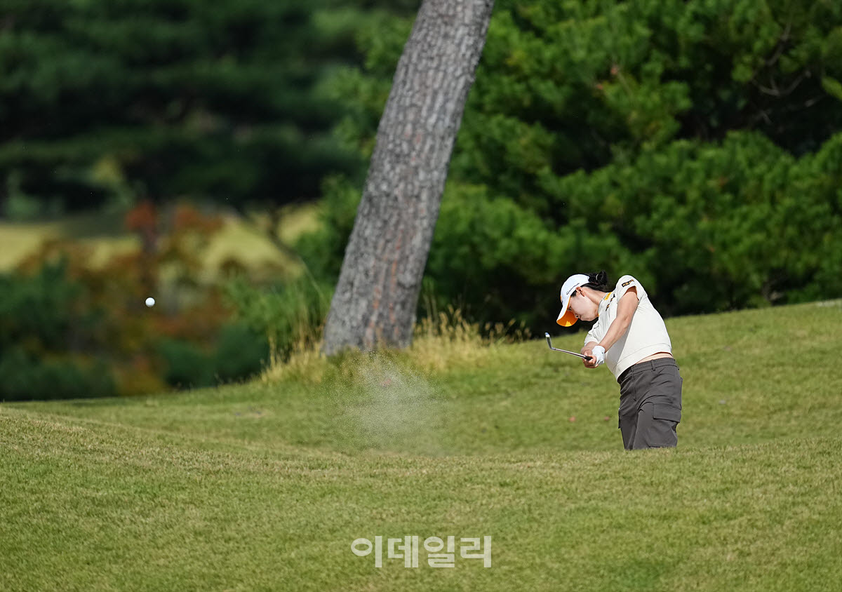 [포토]방신실,강한 페어웨이 벙커샷