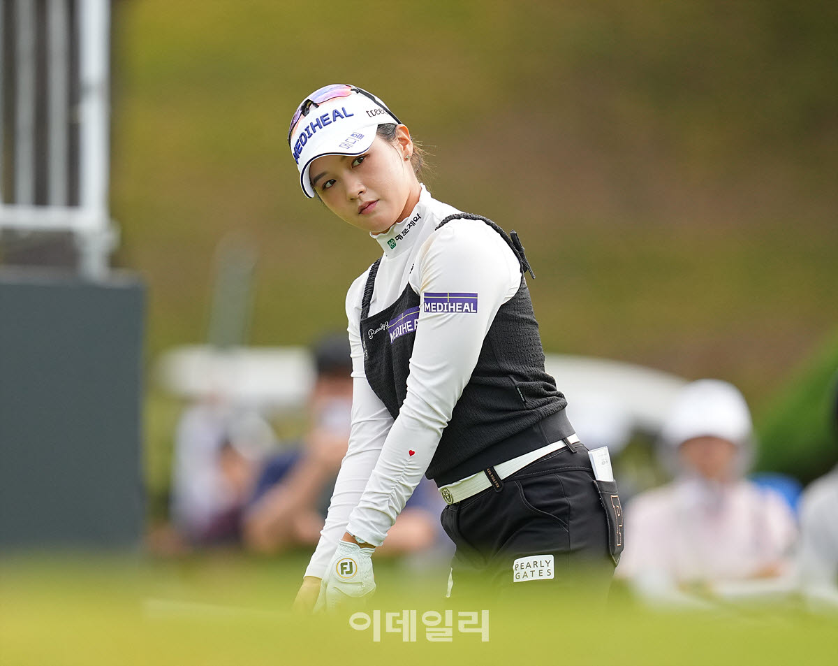 [포토]박현경,공략 방향을 본다