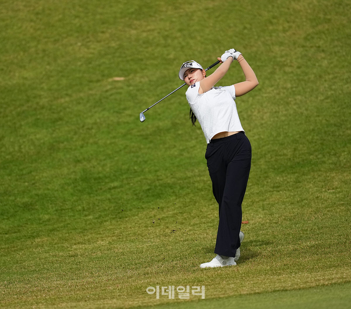 [포토]김민선,러프에서 정교한 아이언샷