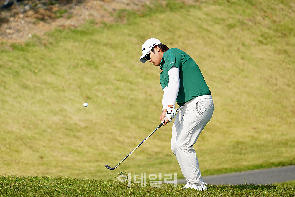 [포토] 정재현의 정교한 어프로치