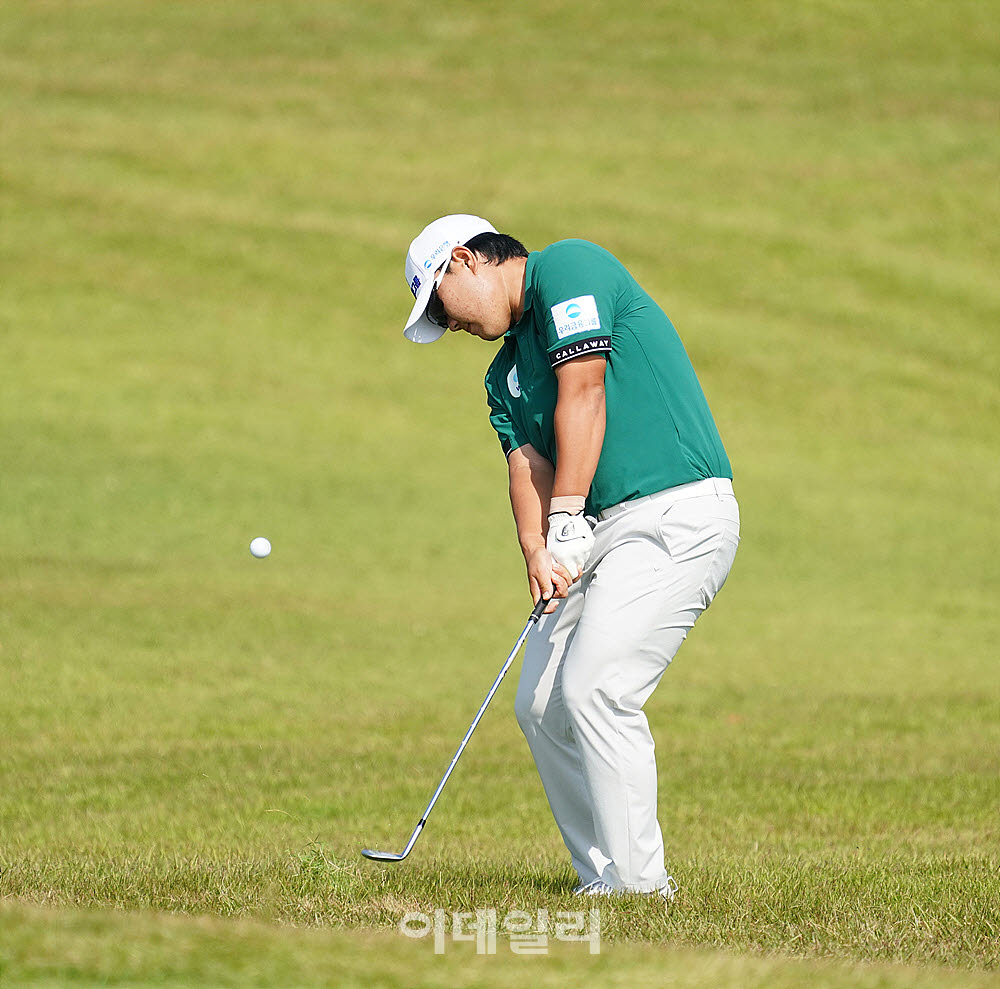[포토] 문동현, 정교한 컨택으로