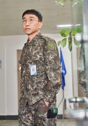 '신병' 터줏대감 행보관…오용 "평생 직장이요? 보험 든 기분이죠"[인터뷰]