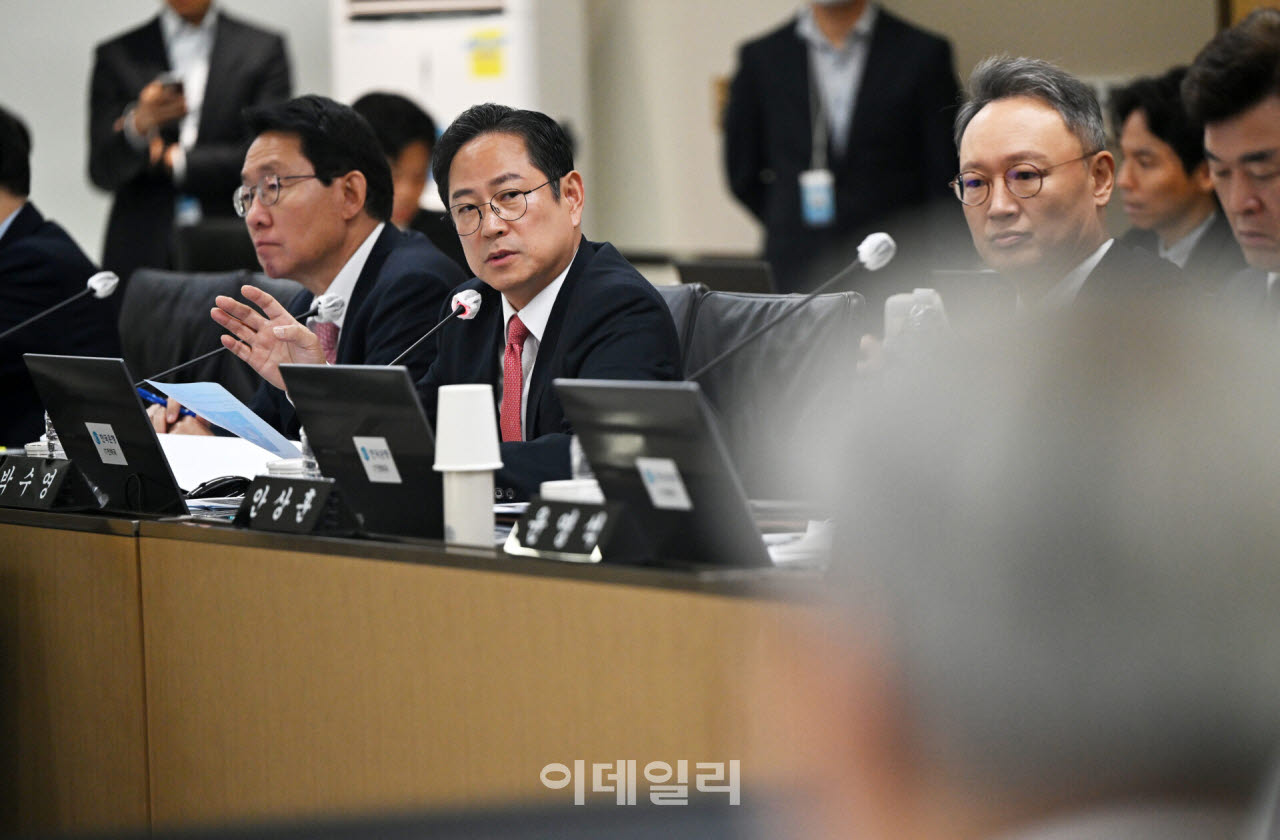 하루 이자만 1118억인데, 국채 106조 더?…“미래대응 아닌 미래저당기금”