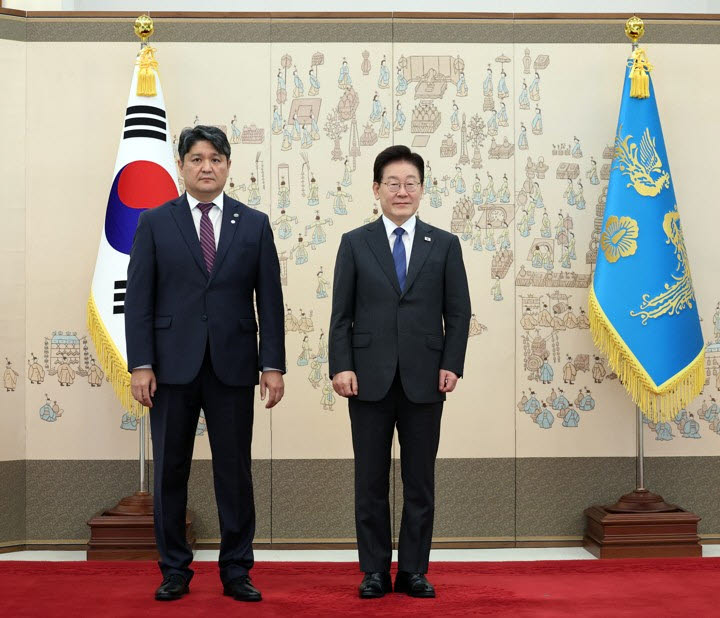 李대통령, 주한대사 8명 신임장 제정…“호혜협력 확대”