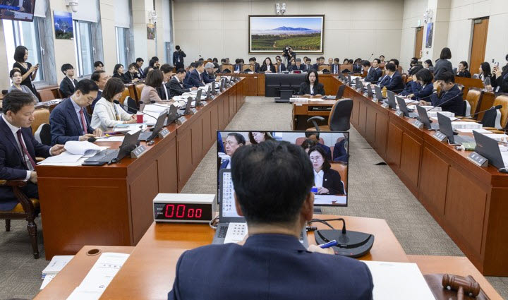 野 "국감에 이재용·최태원 불러야"…호남 반도체 '팔 비틀기' 주장