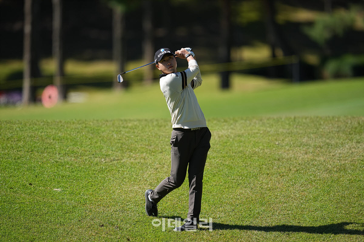 [포토]조우영,핀 공략 연습 중