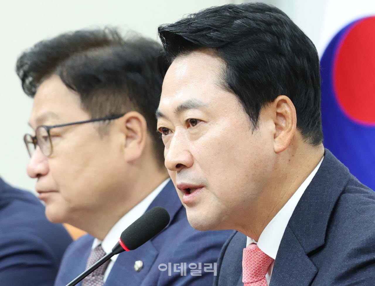 '민생정당' 외친 국힘, 막말 논란엔 맞불…중도 확장 딜레마
