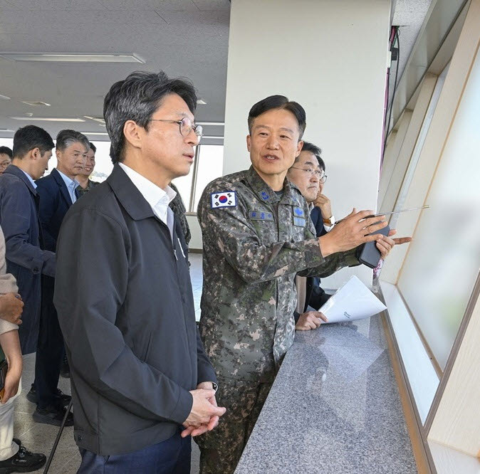 홍지선 국토부 장관, 호남권 반도체 첨단 국가산단 현장점검