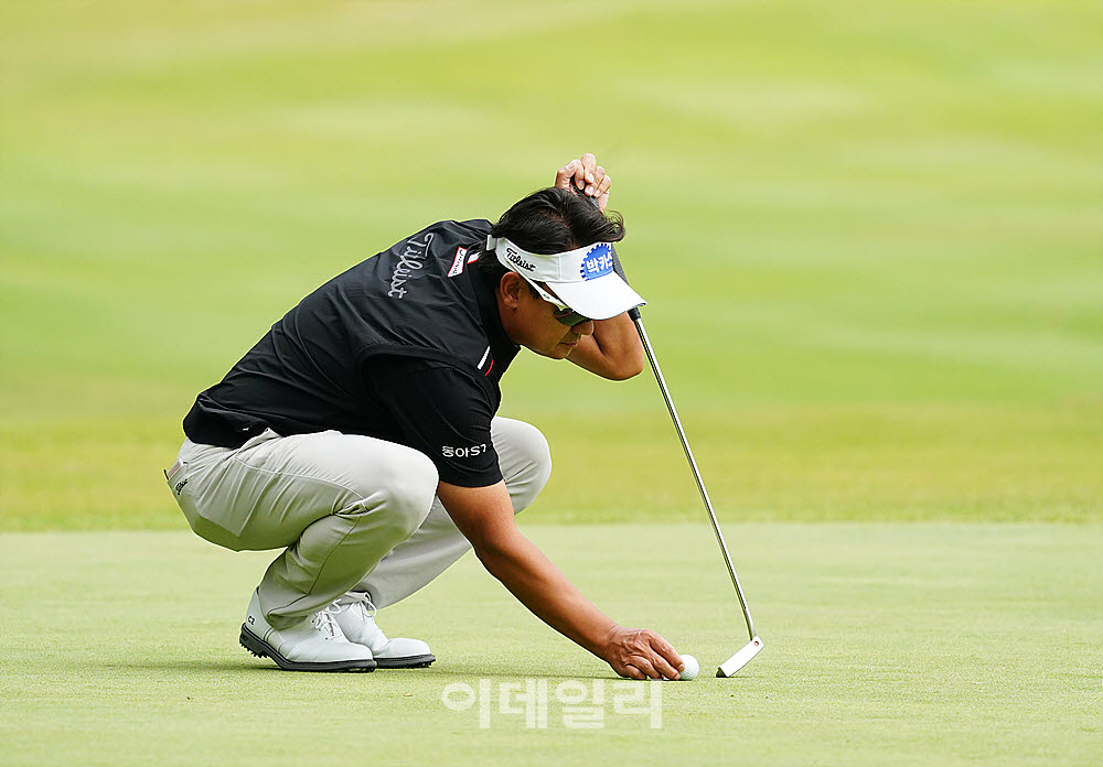 [포토] 박상현, 신중히 노리는 버디