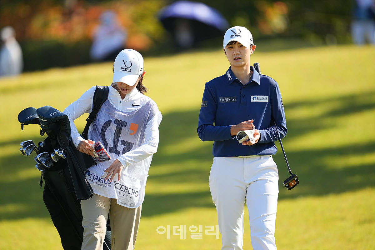 [포토]박성현,차분하게 이동한다