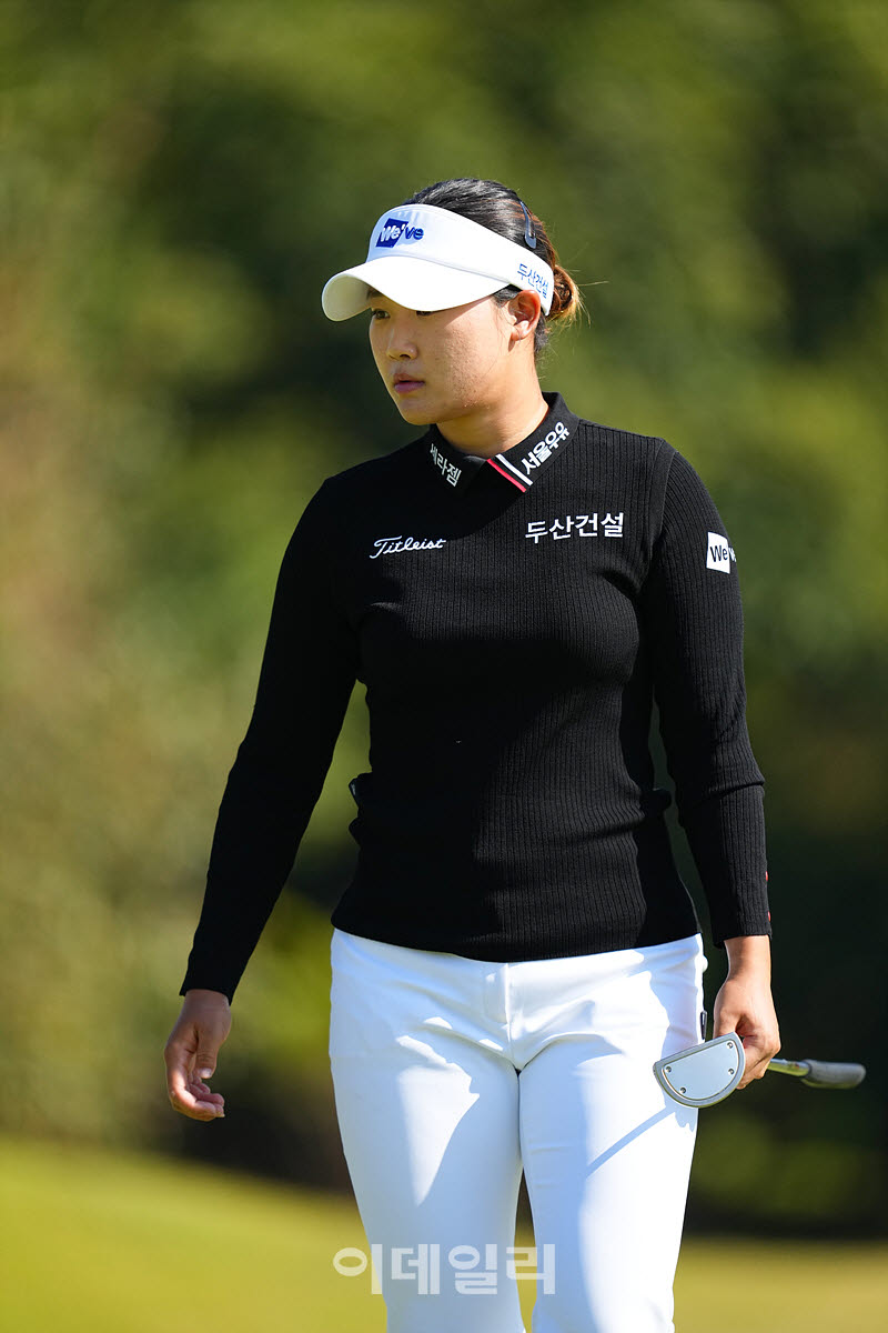 [포토]김민솔,퍼트 라인을 살펴요