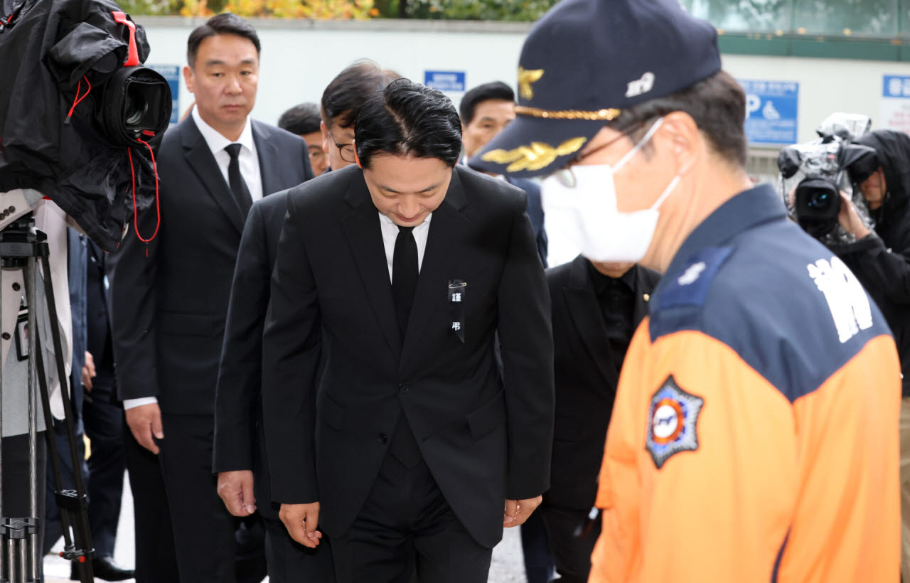 [포토]부천 공장 화재 순직 소방관 빈소 찾은 장동혁 대표와 국민의힘 지도부