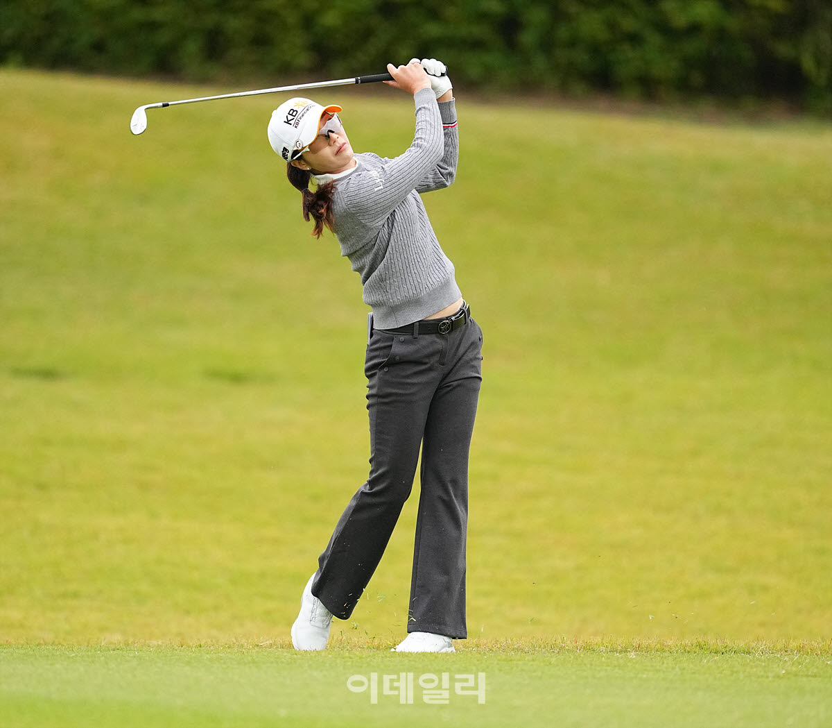 [포토]안송이,핀 옆에 떨어져라