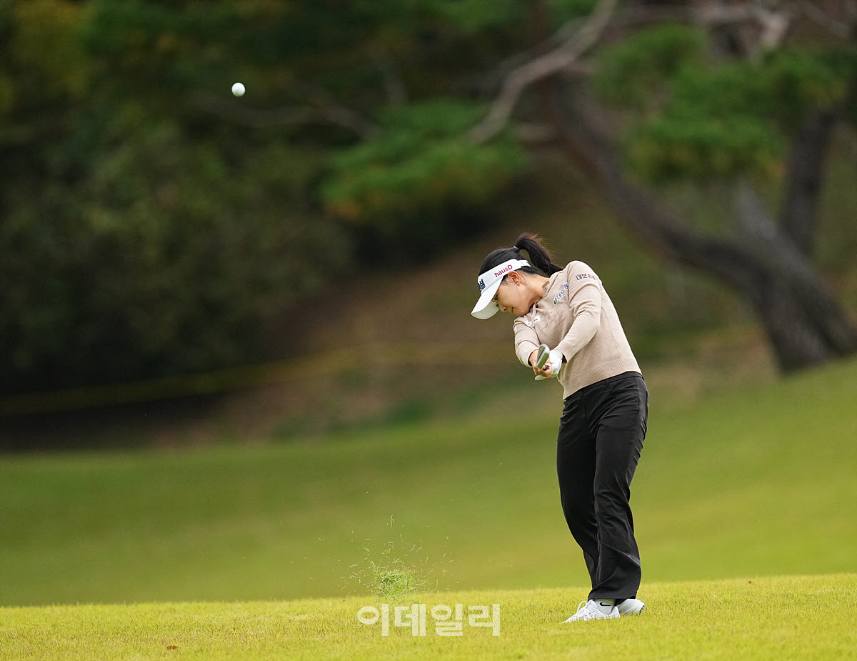 [포토]서어진,버디를 향하여