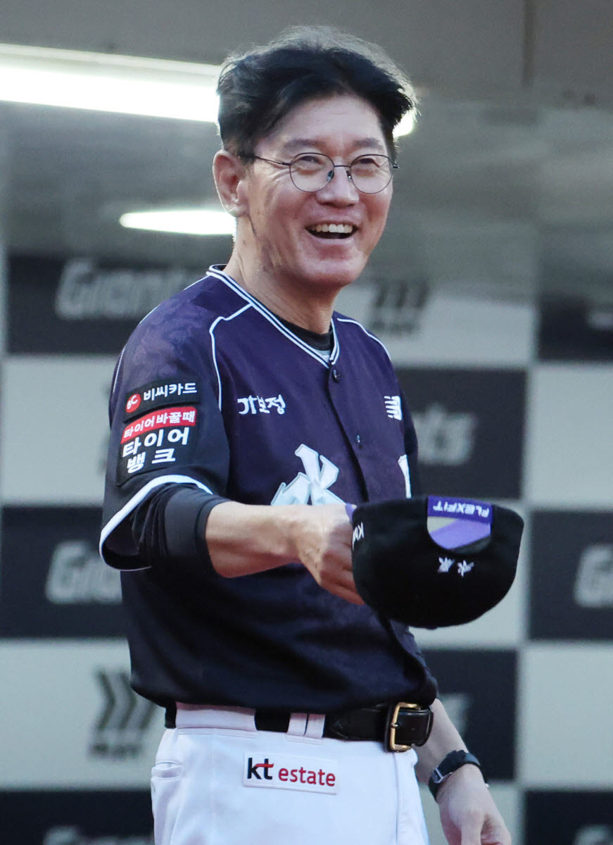 12억→20억→24억→34억…KT, 이강철 감독에 역대 최고 대우