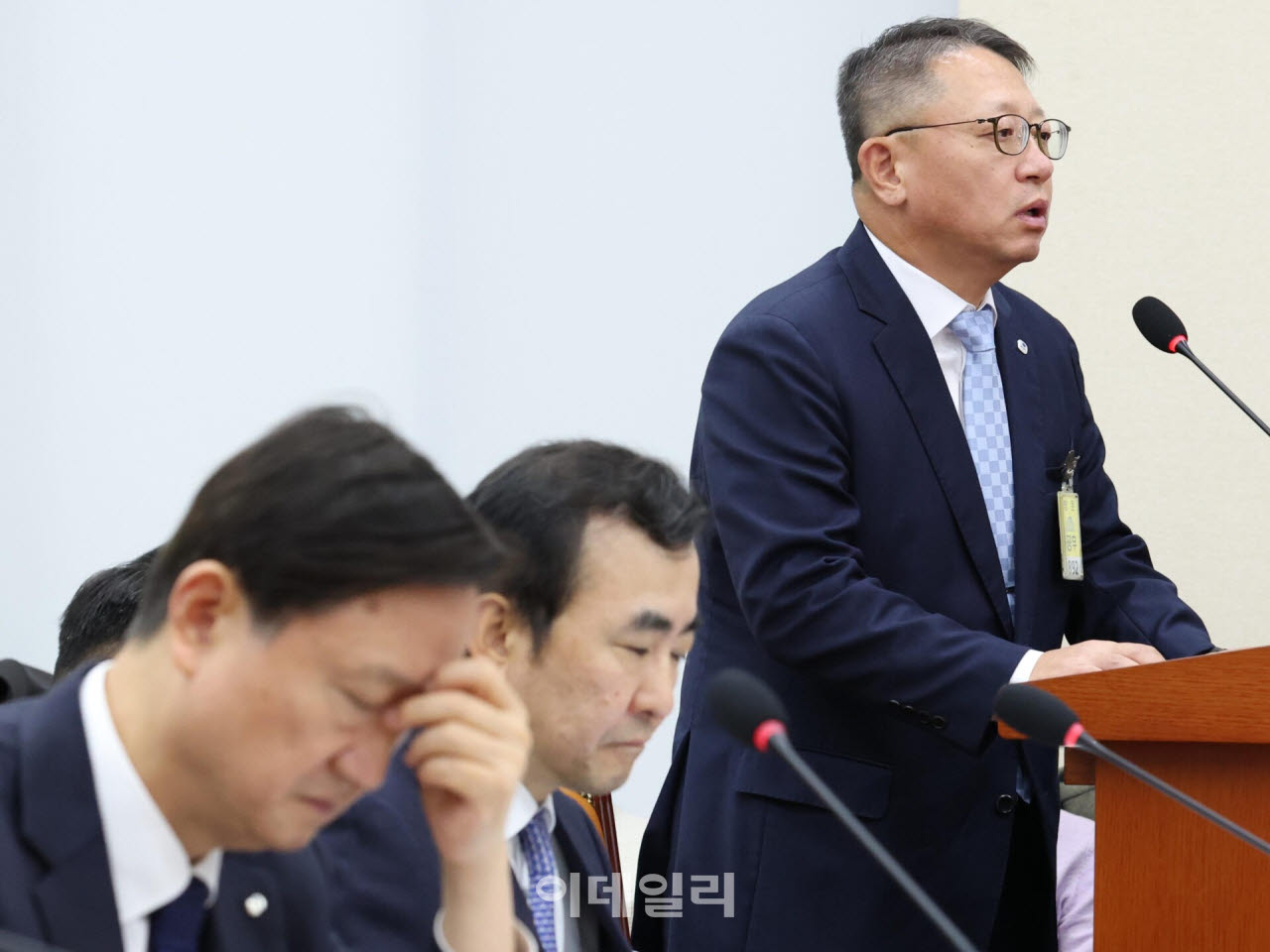 [포토]국정감사, '답변하는 정진완 우리은행장'
