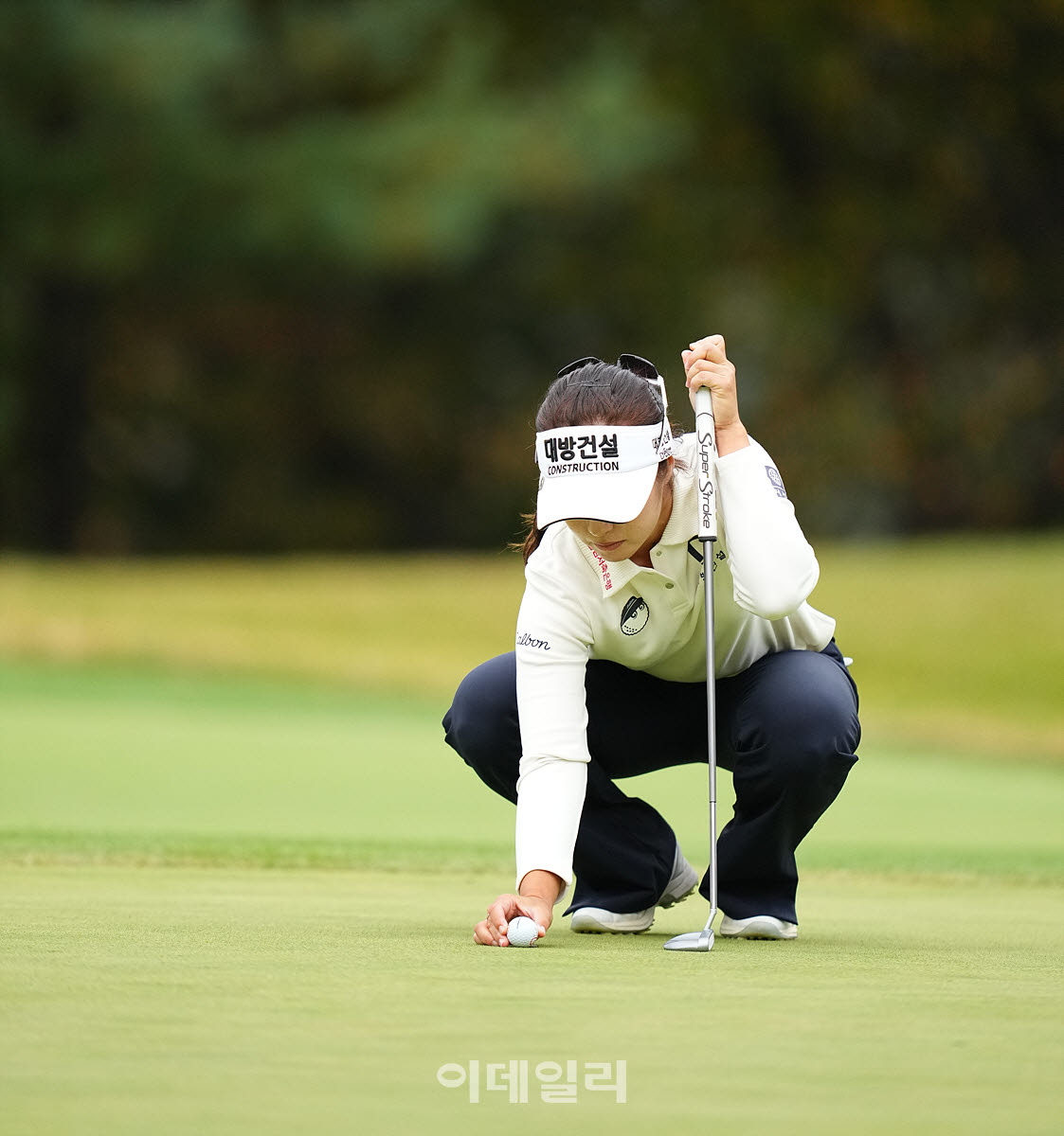 [포토]이정은,파 퍼트 신중하게