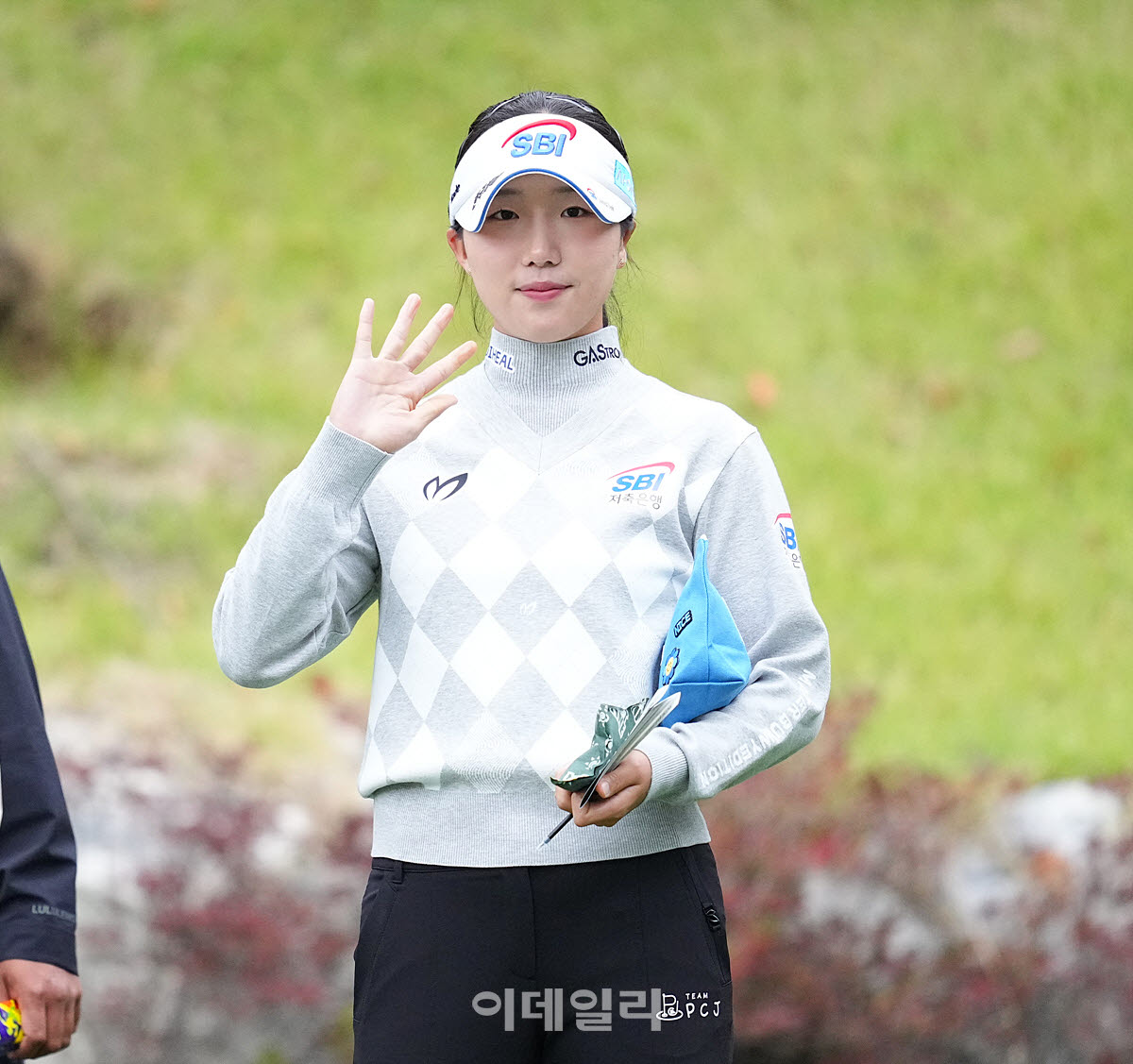 [포토]이동은,최종일도 반가운 손인사