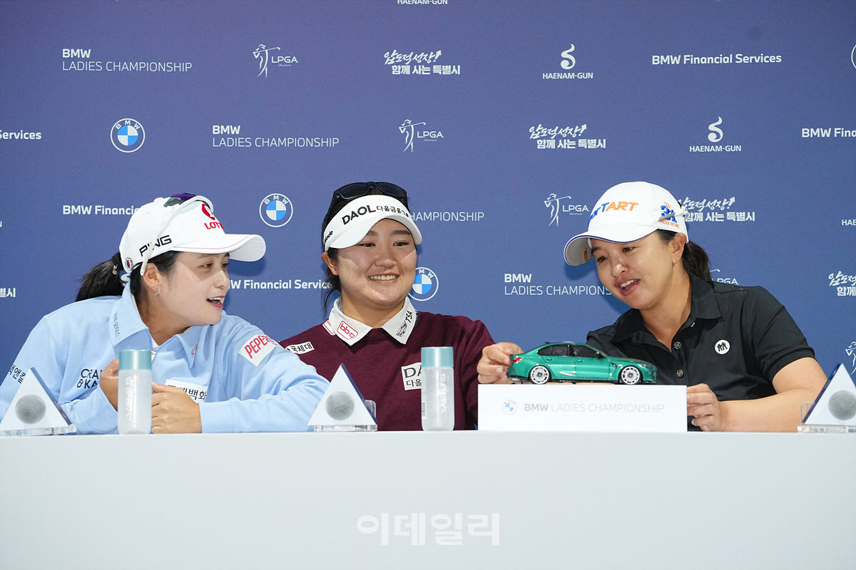 [포토]최혜진-유해란-김세영,미니카 좋은데