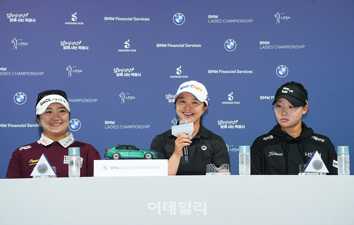 [포토]김세영,바람 컨트롤이 핵심이죠