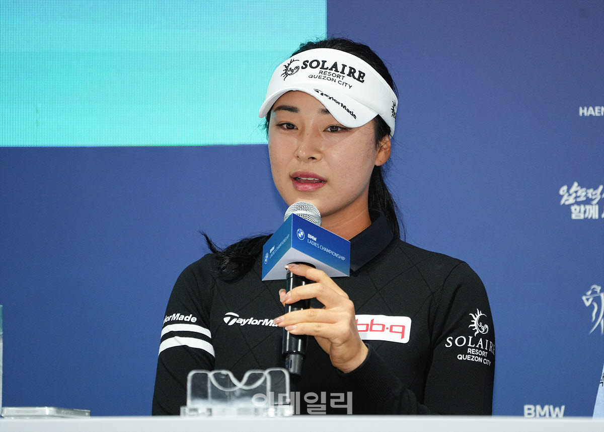[포토]윤이나,첫 승을 여기서 해야죠