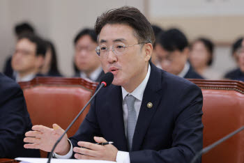 이진수 법무차관, 검찰총장 후보 고사…차기 수장 경쟁 주목