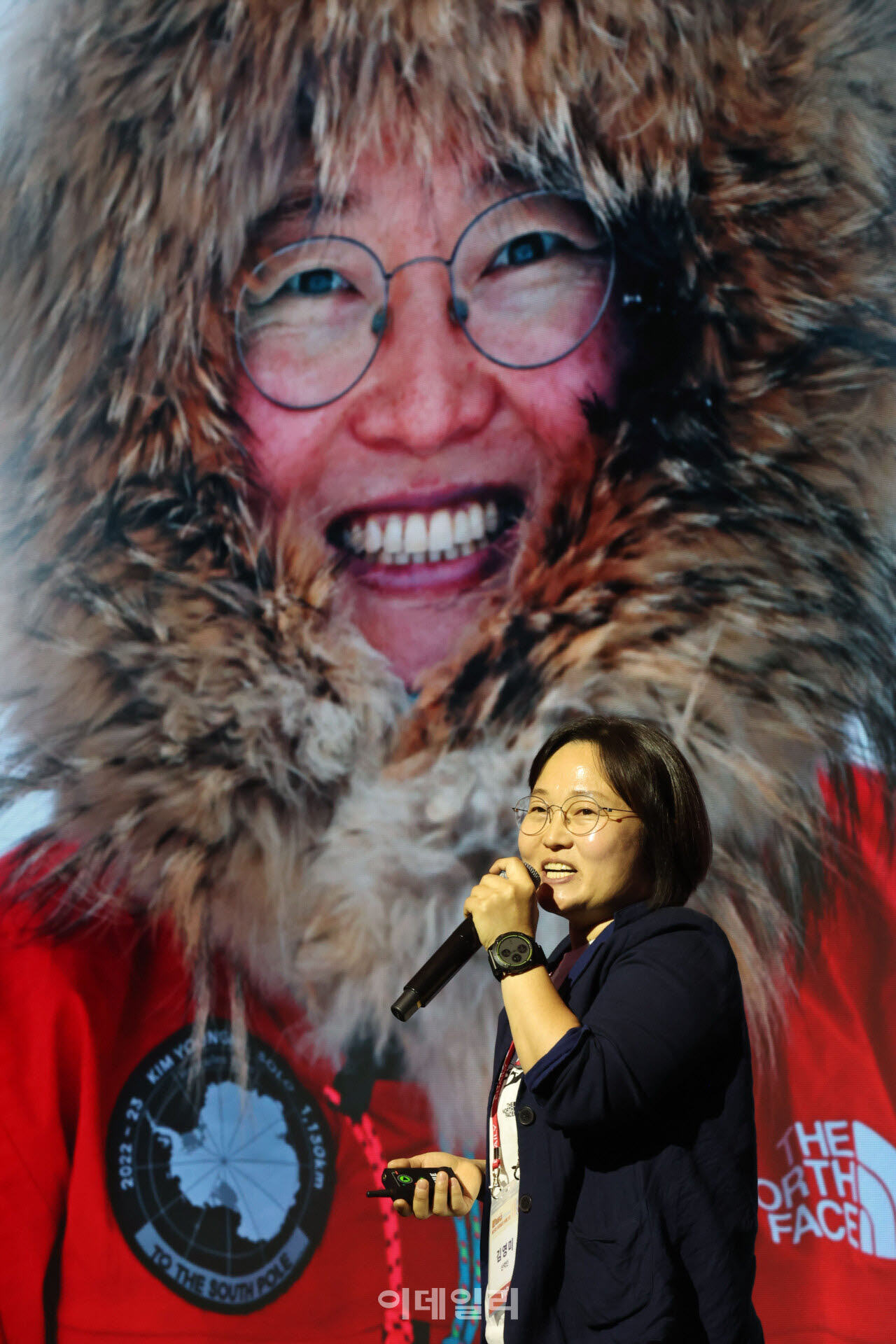 "남극보다 서울이 더 힘들다"…1786km 홀로 걸은 김영미의 한마디[W페스타 2026]