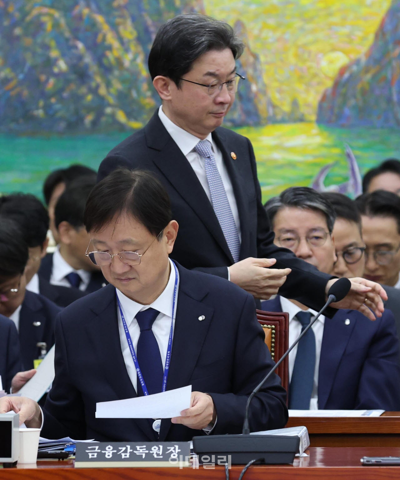 [포토]정무위 국정감사 출석하는 이억원-이찬진
