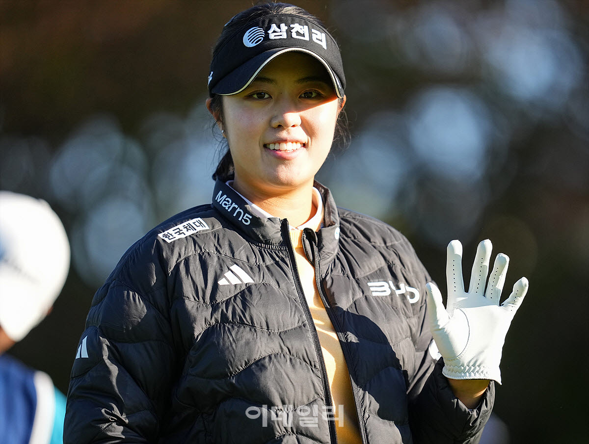 [포토]서교림,우승 향한 밝은 손인사