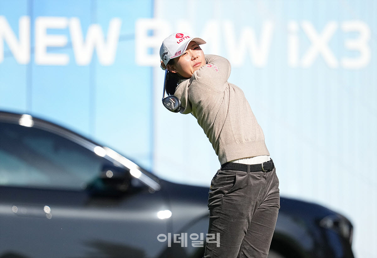 [포토]황유민,강력하게 타수를 줄인다